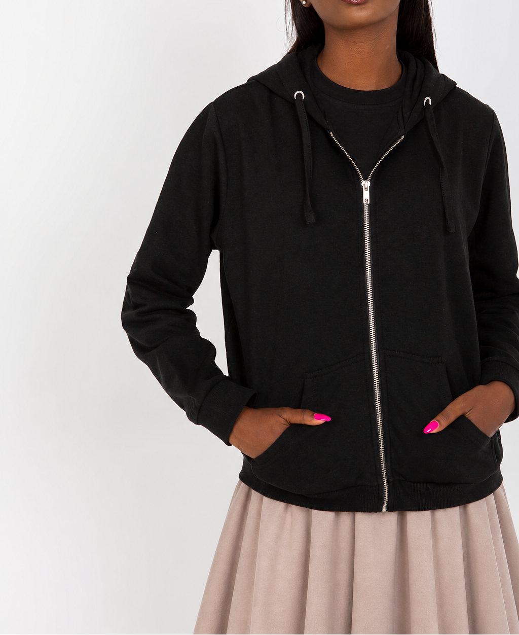 Sweatshirt com capuz e fecho de correr
