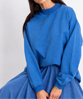 Long-sleeved sweatshirt with a stand collar