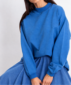 Long-sleeved sweatshirt with a stand collar