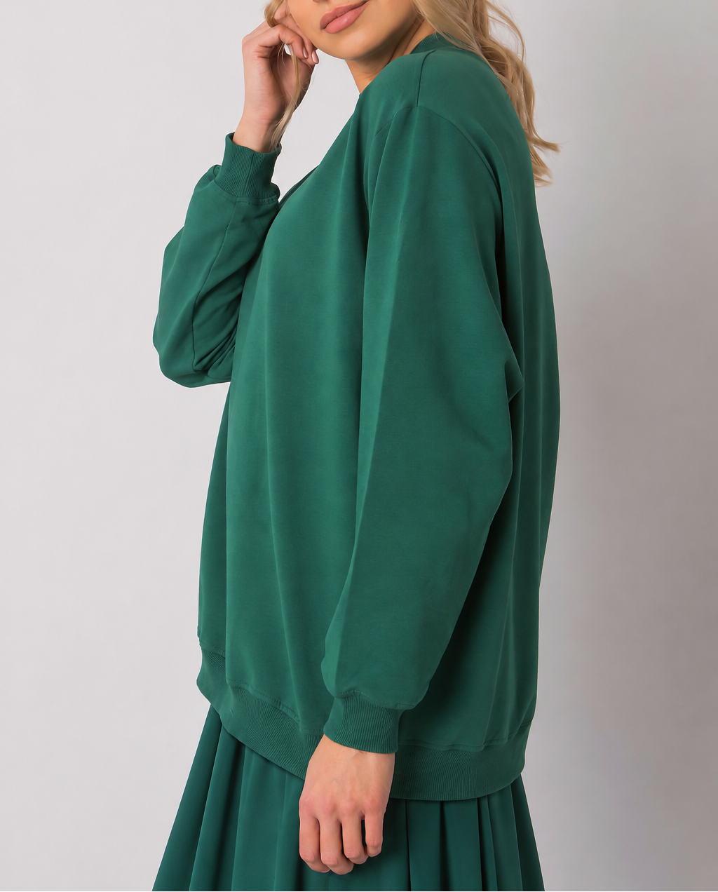 Long-sleeved sweatshirt with a stand collar