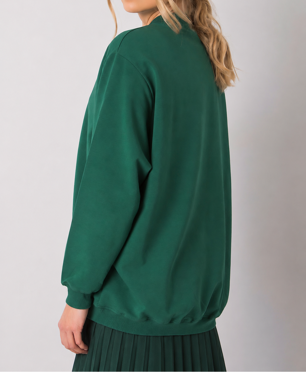 Long-sleeved sweatshirt with a stand collar