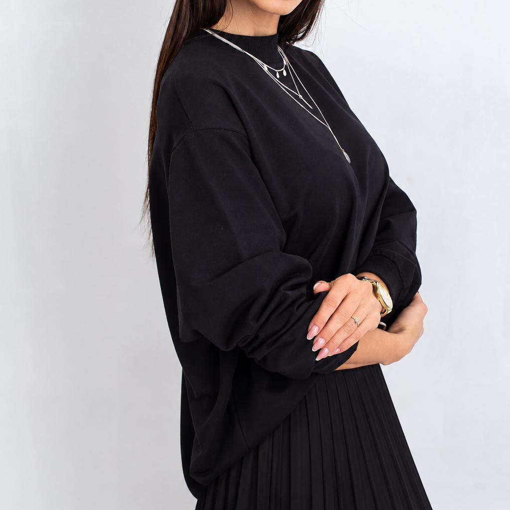Long-sleeved sweatshirt with a stand collar