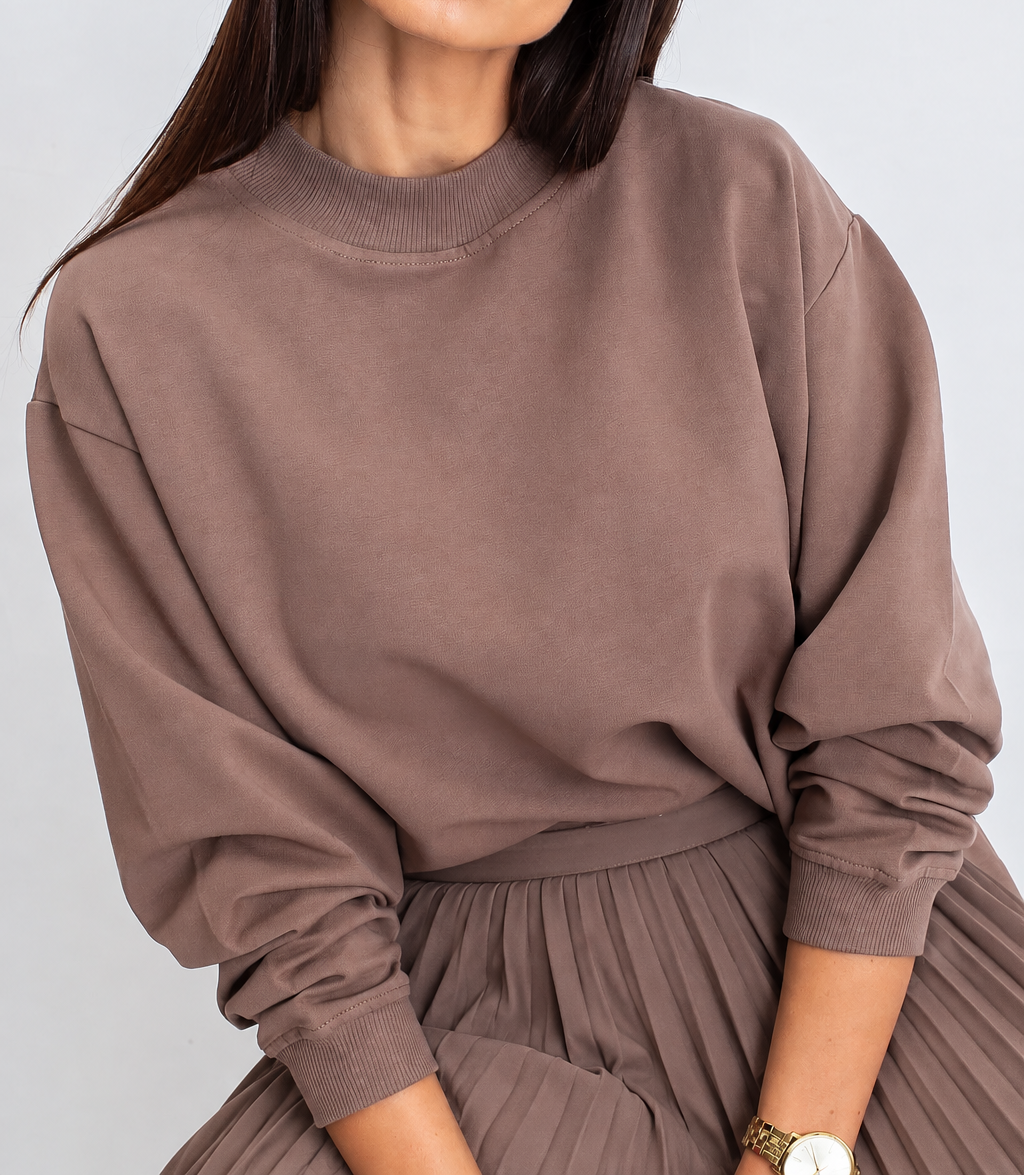 Long-sleeved sweatshirt with a stand collar