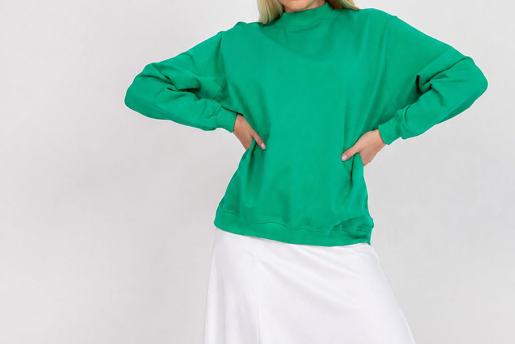 Long-sleeved sweatshirt with a stand collar